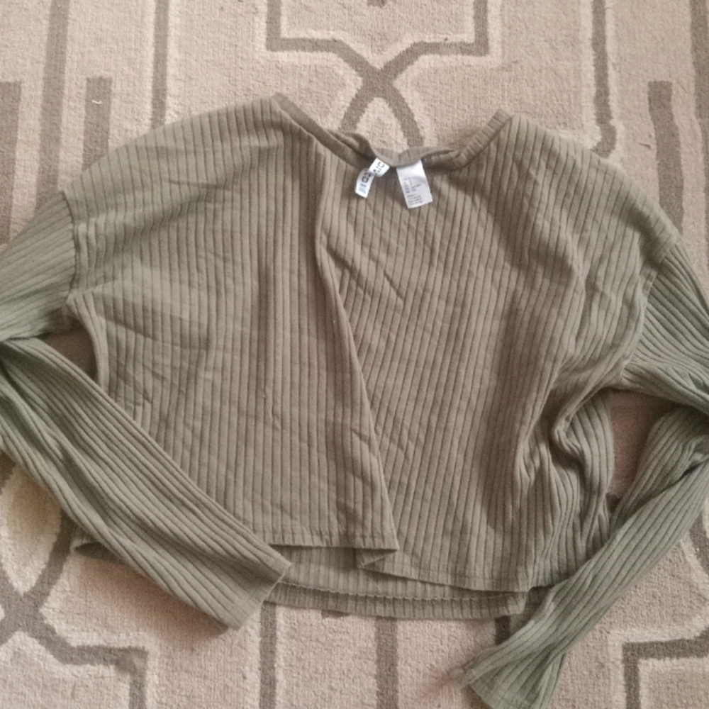 H&M army crop top divided